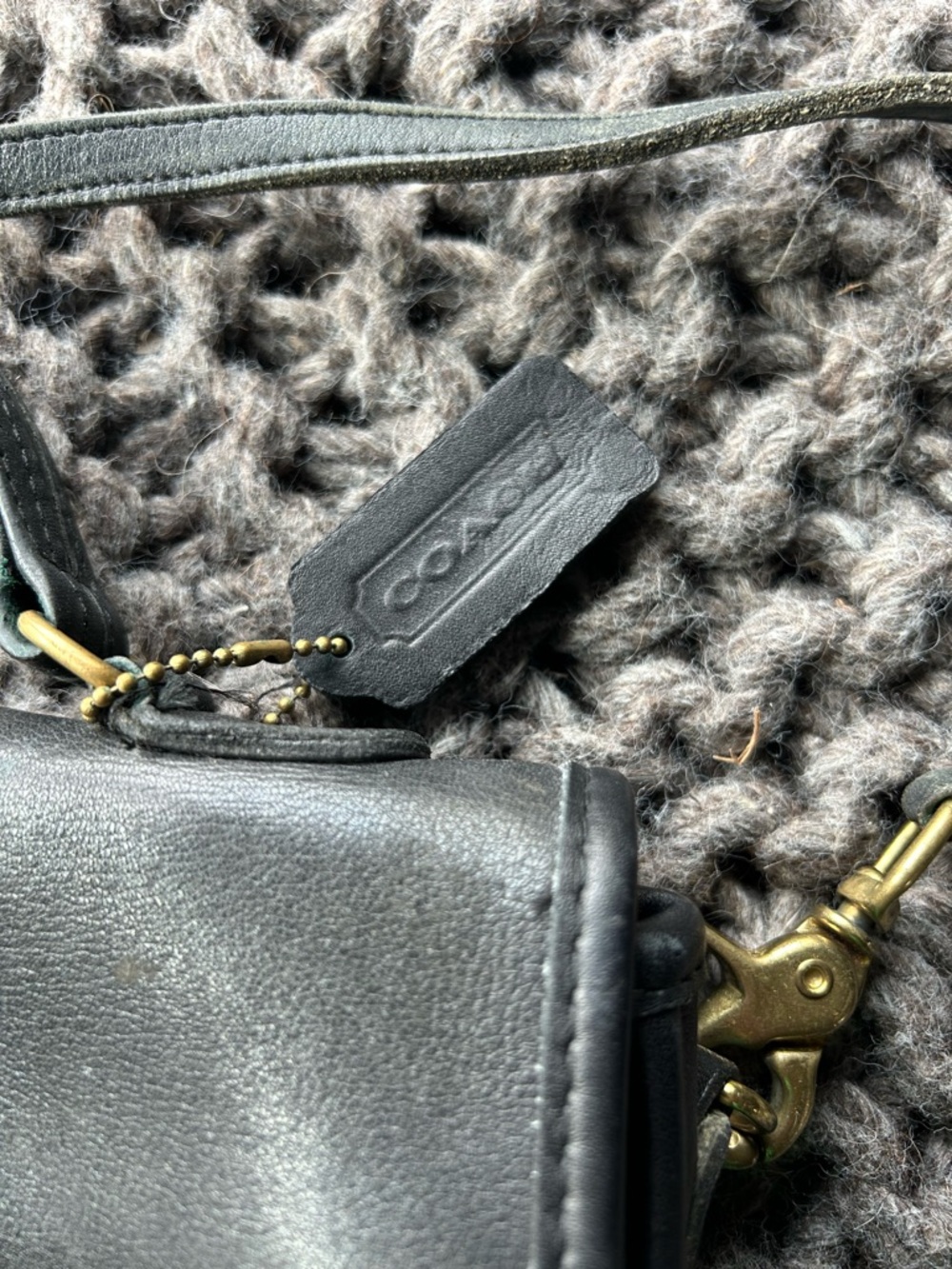Vintage Coach Willis Bag Black Leather Turnlock Crossbody Bag with Top Handle - Picture 4 of 8
